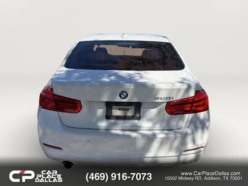 Used 2017 BMW 320i Sedan RWD image 6