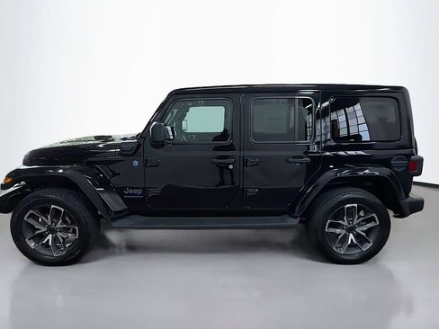 Used 2024 Jeep Wrangler Unlimited w/ Convenience Group AWD/4WD image 6