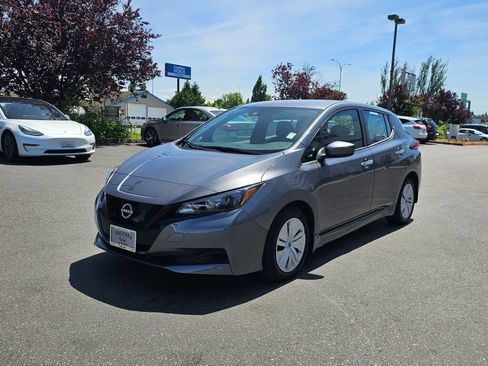 Used 2024 Nissan Leaf S FWD image 3