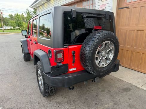 Used 2015 Jeep Wrangler Unlimited Rubicon w/ Dual Top Group AWD/4WD image 5