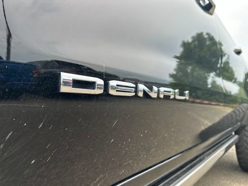 Used 2020 GMC Sierra 1500 Denali w/ Denali Ultimate Package AWD/4WD image 10