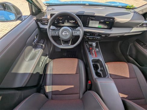 Used 2025 Nissan Kicks SR w/ SR Premium Package image 6