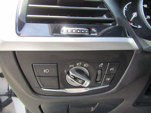 Used 2018 BMW X3 xDrive30i AWD/4WD image 25