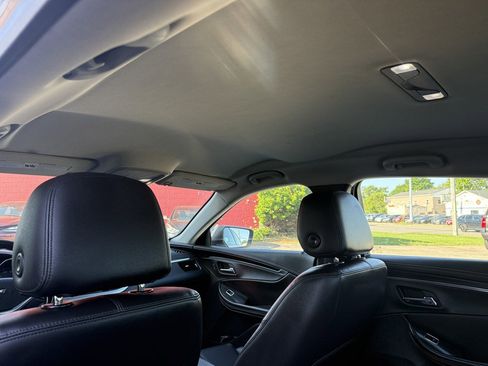 Used 2019 Chevrolet Impala LT FWD image 15