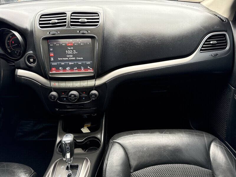 Used 2020 Dodge Journey Crossroad FWD image 27