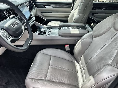 Used 2022 Jeep Wagoneer Series III w/ Premium Group I RWD image 24