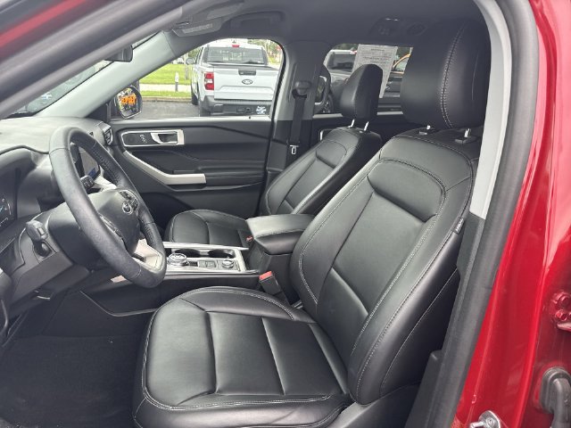 Used 2024 Ford Explorer XLT w/ Equipment Group 202A AWD/4WD image 20