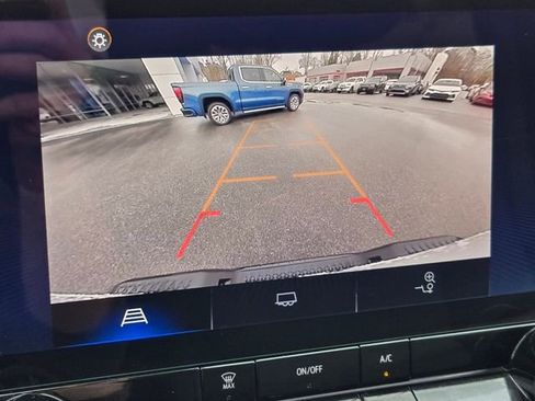 Used 2023 Chevrolet Colorado W/T image 25