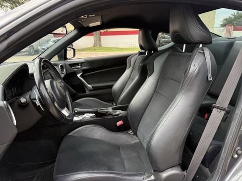 Used 2020 Toyota 86 RWD image 22