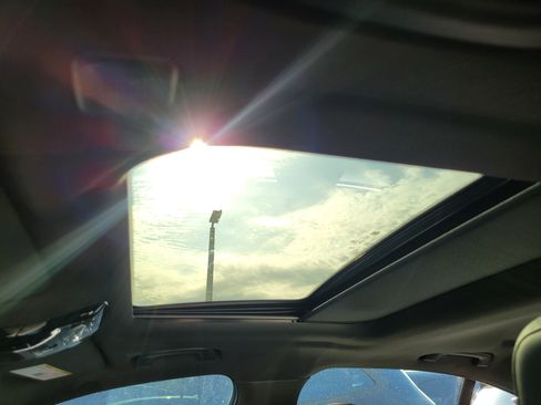 Used 2024 BMW 530i xDrive w/ Premium Package image 12