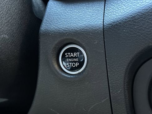 Used 2023 Nissan Frontier SV image 32