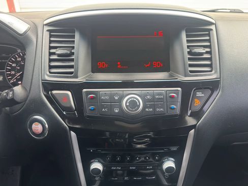 Used 2015 Nissan Pathfinder S image 26