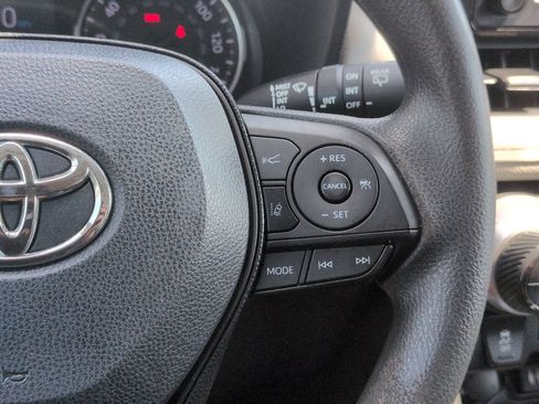 Used 2019 Toyota RAV4 XLE FWD image 19