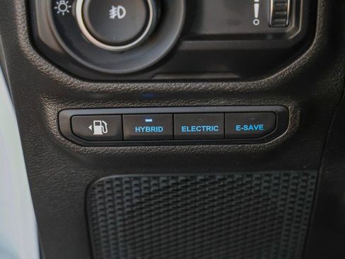 Used 2023 Jeep Wrangler Sahara AWD/4WD image 28