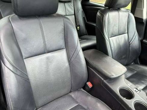 Used 2017 Toyota Avalon Limited w/ Carpet Mat Package FWD image 11