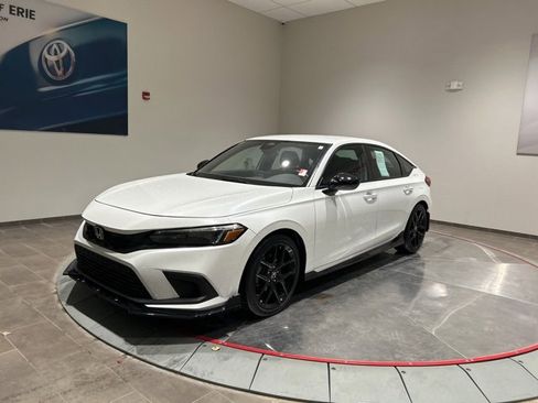 Used 2023 Honda Civic Sport image 2