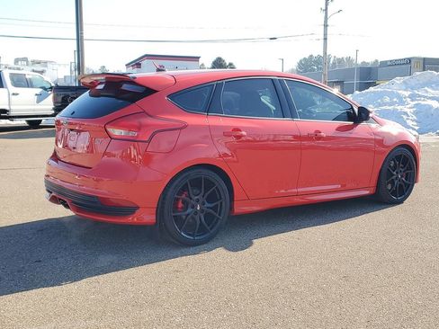 Certified 2017 Ford Focus ST w/ Equipment Group 401A image 3
