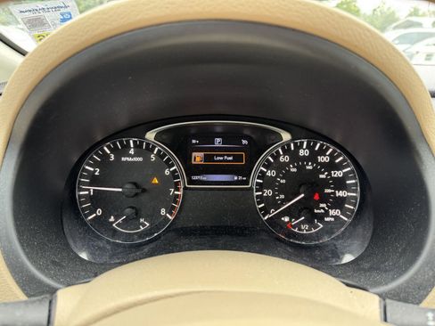 Used 2016 Nissan Altima 2.5 S w/ Power Driver Seat Package image 9