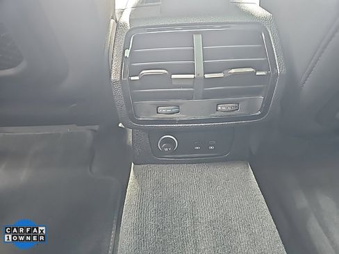 Used 2024 Audi Q3 2.0T Premium image 32