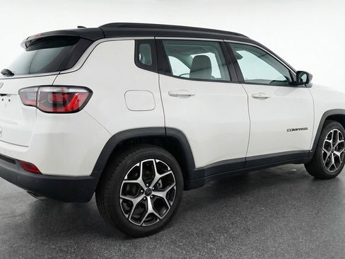 Used 2025 Jeep Compass Limited AWD/4WD image 9