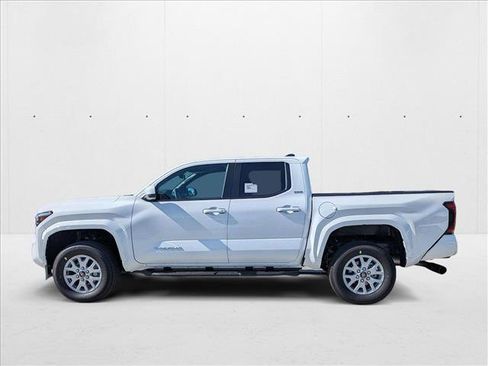 New 2025 Toyota Tacoma SR5 image 5