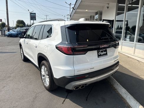 Used 2024 GMC Acadia Elevation AWD/4WD image 4
