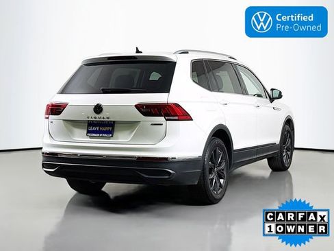 Used 2023 Volkswagen Tiguan SE w/ Panoramic Sunroof Package image 7