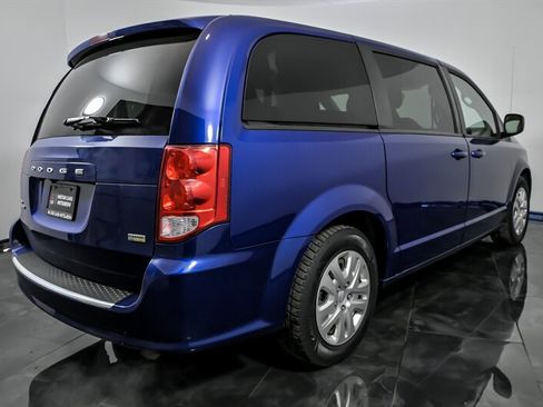 Used 2018 Dodge Grand Caravan SE image 10