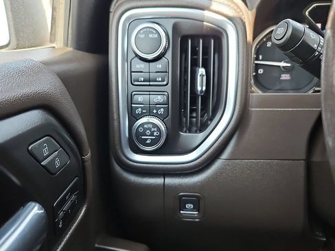 Used 2022 GMC Sierra 1500 Denali w/ Denali Premium Package AWD/4WD image 23