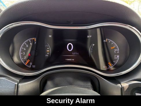 Used 2018 Jeep Grand Cherokee Altitude image 19