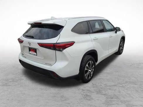 Used 2023 Toyota Highlander XLE image 8