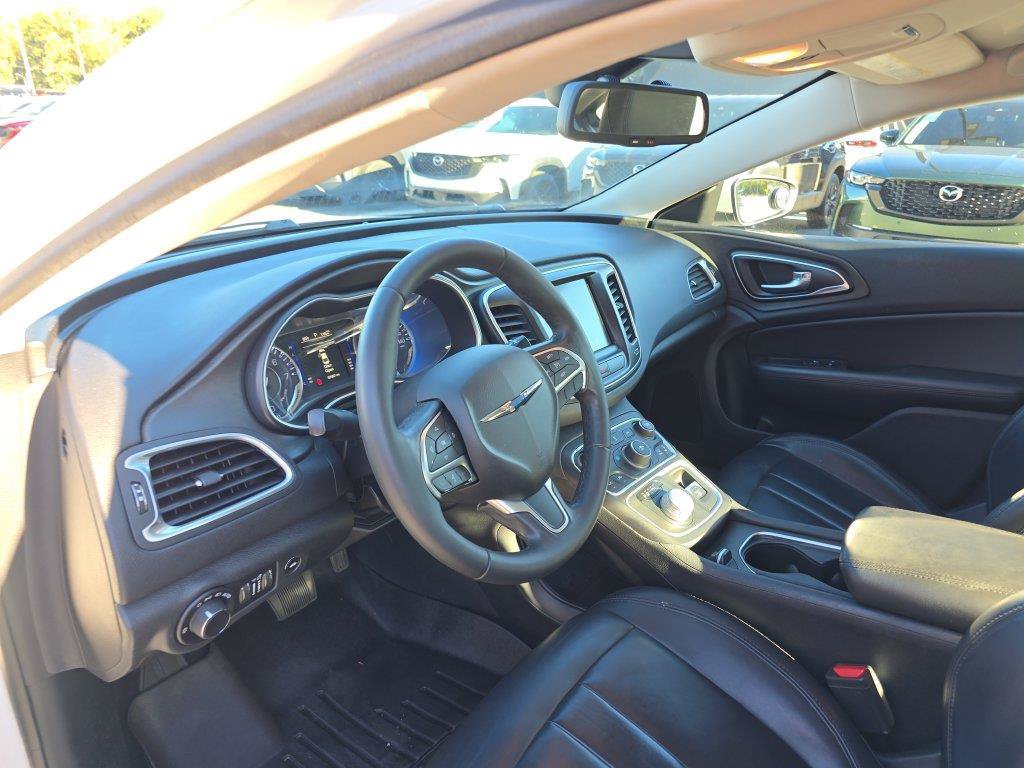 Used 2017 Chrysler 200 Limited Platinum FWD image 22