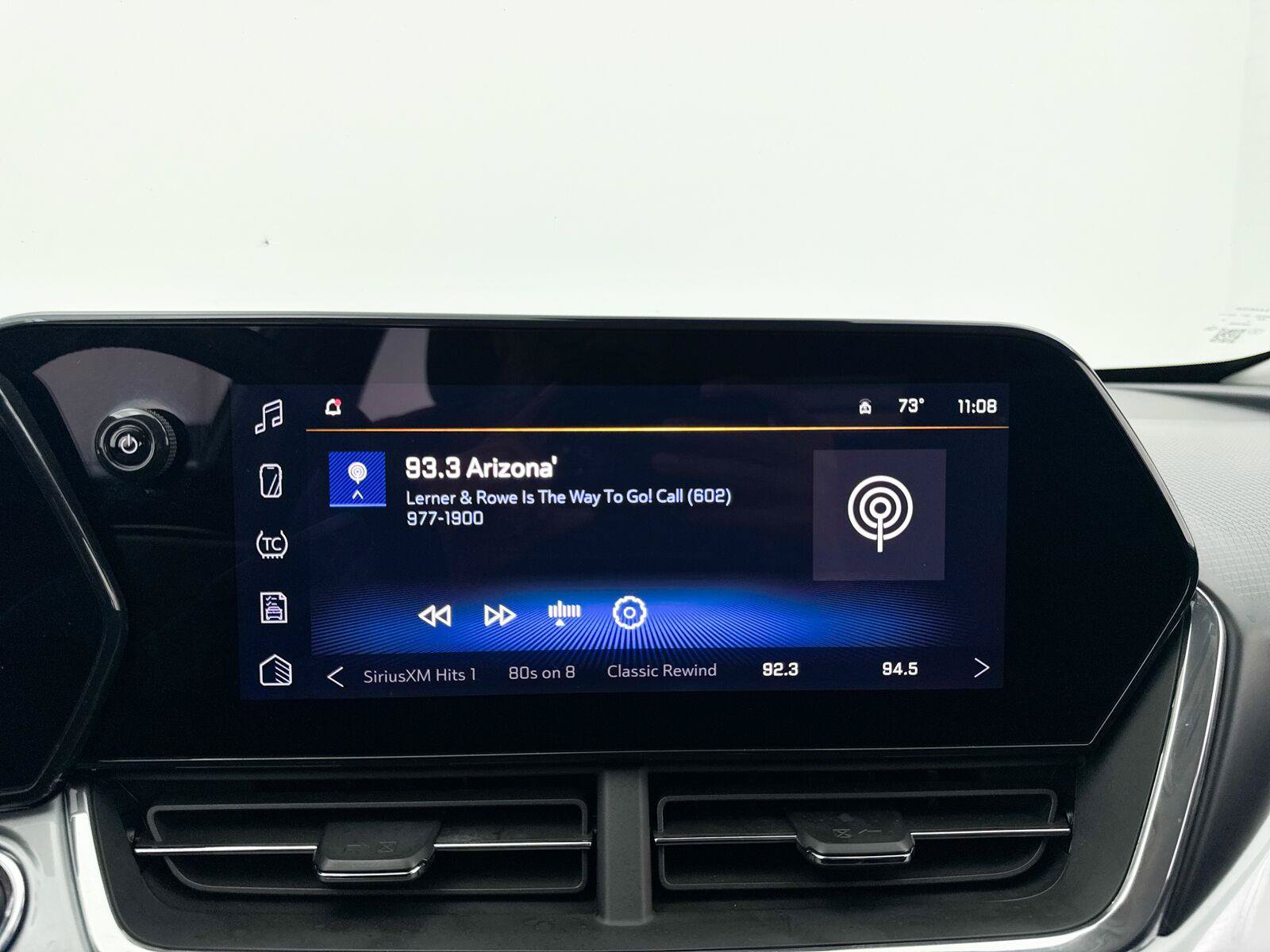 Used 2024 Chevrolet Trax LT w/ Driver Confidence Package FWD image 4