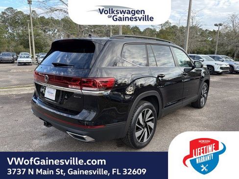 Used 2025 Volkswagen Atlas SE image 6