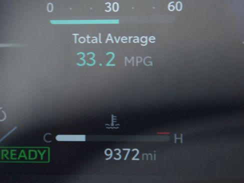 Used 2025 Toyota Sienna XSE w/ XSE Plus Package image 4