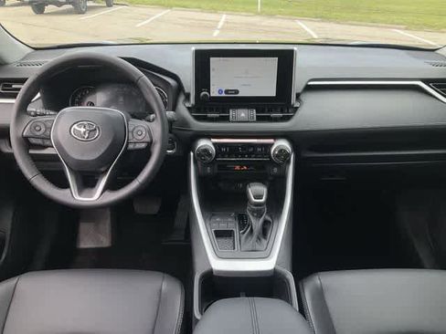 Used 2025 Toyota RAV4 XLE Premium image 18
