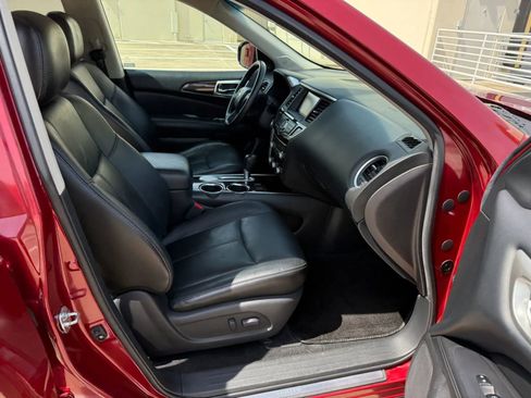 Used 2014 Nissan Pathfinder SL w/ SL Premium Package FWD image 16