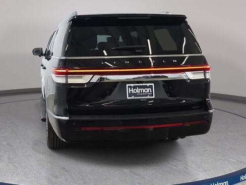 Used 2023 Lincoln Navigator L Reserve image 6