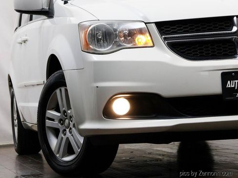 Used 2011 Dodge Grand Caravan Crew w/ Entertainment Group 1 FWD image 4