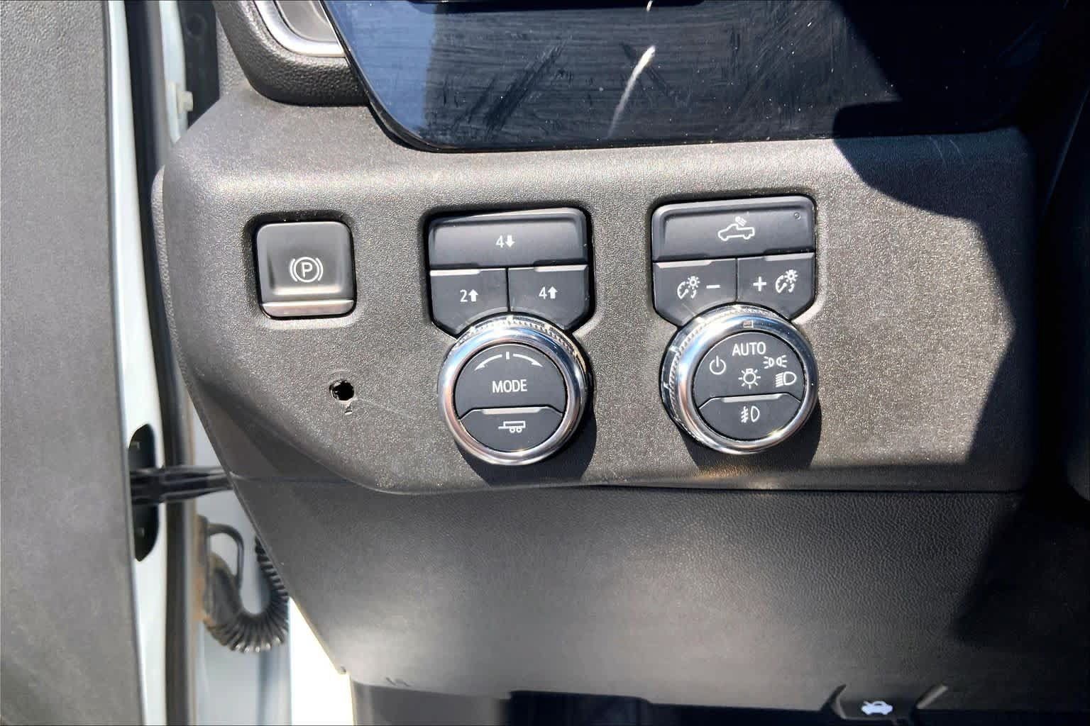 Used 2024 GMC Sierra 2500 SLE w/ SLE Value Package; AWD/4WD image 36