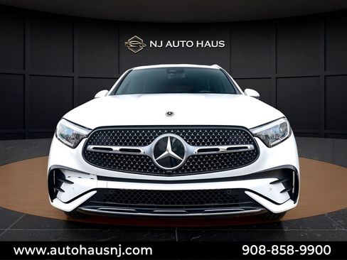 Used 2024 Mercedes-Benz GLC 300 4MATIC w/ AMG Line image 3