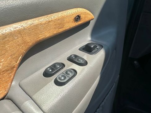 Used 1997 Ford E-150 and Econoline 150 image 12