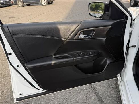 Used 2017 Honda Accord Sport image 6