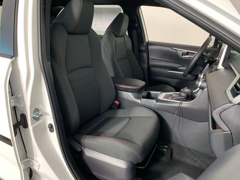 Used 2023 Toyota RAV4 SE image 21