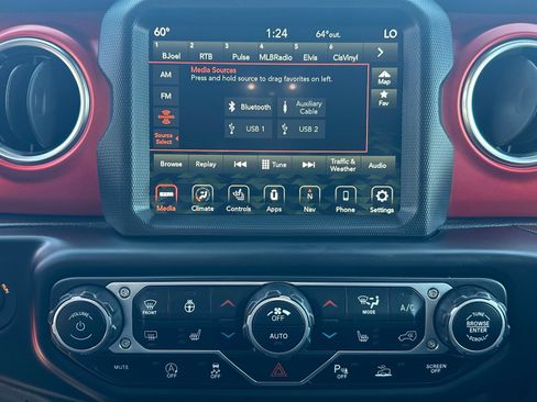 Used 2021 Jeep Wrangler Unlimited Rubicon AWD/4WD image 9