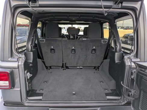 Used 2018 Jeep Wrangler Unlimited Sport S AWD/4WD image 12