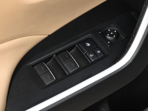 Used 2022 Toyota RAV4 XLE Premium image 26