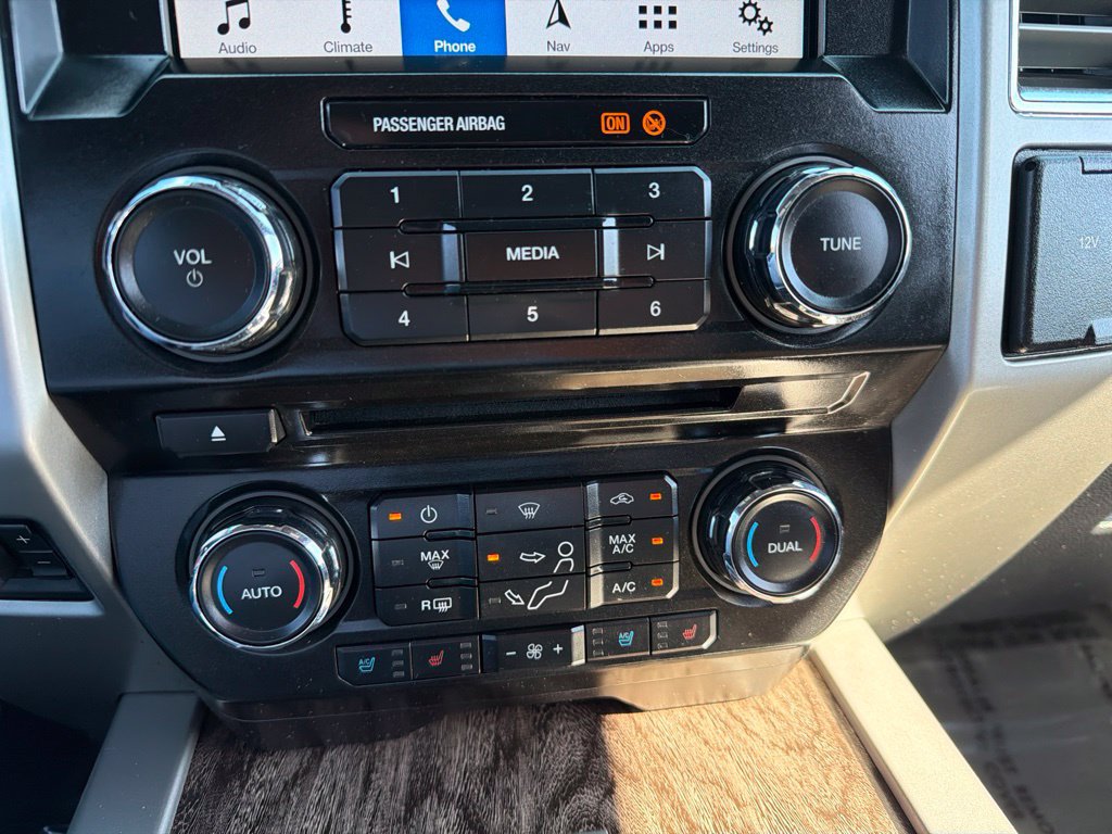 Used 2017 Ford F250 Lariat w/ Lariat Value Package AWD/4WD image 5