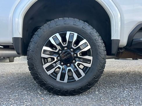 Used 2024 GMC Sierra 3500 Denali Ultimate image 20