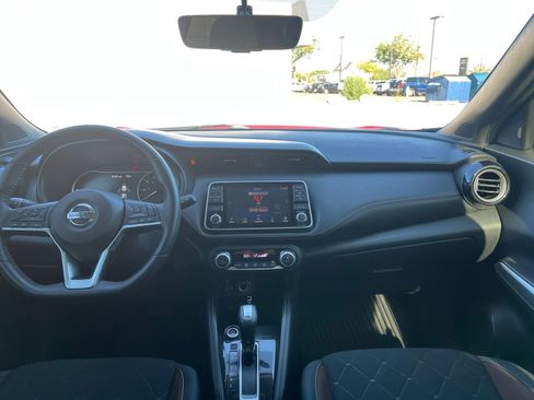 Used 2019 Nissan Kicks SR w/ Interior Electronics Package FWD image 20